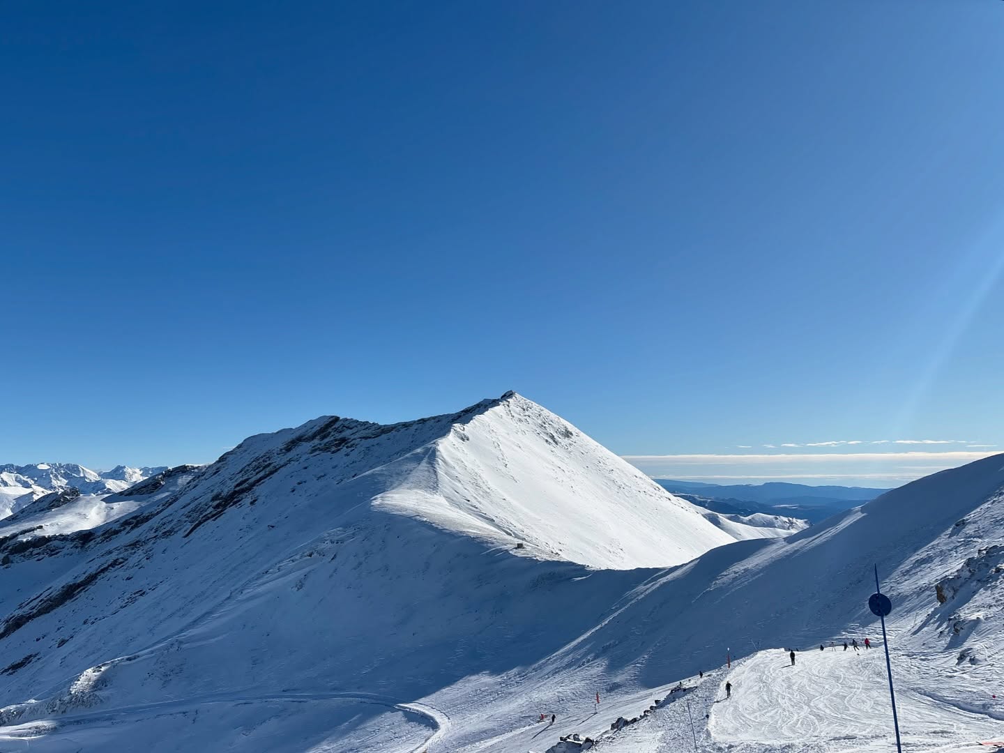 Esta mañana mirando de #gallinero a #cibollés
.
.
.
#aramoncerler #esqui #sanvalero