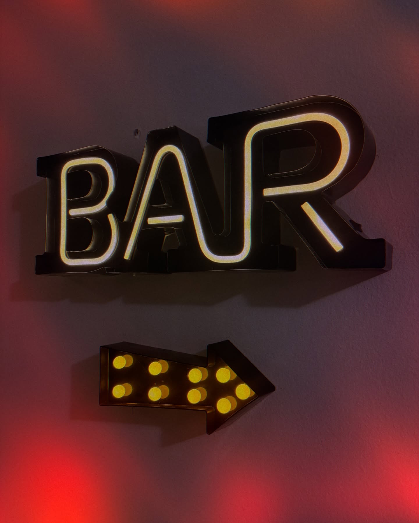 Y ya estamos de vuelta 🔙
.
En el BAR nos vemos 🍽️🥩🍖🍷🍮☕️🍻🥓🍳🥐
.
.
.
#vueltaalarutina #hoteleriste #eriste #valledebenasque